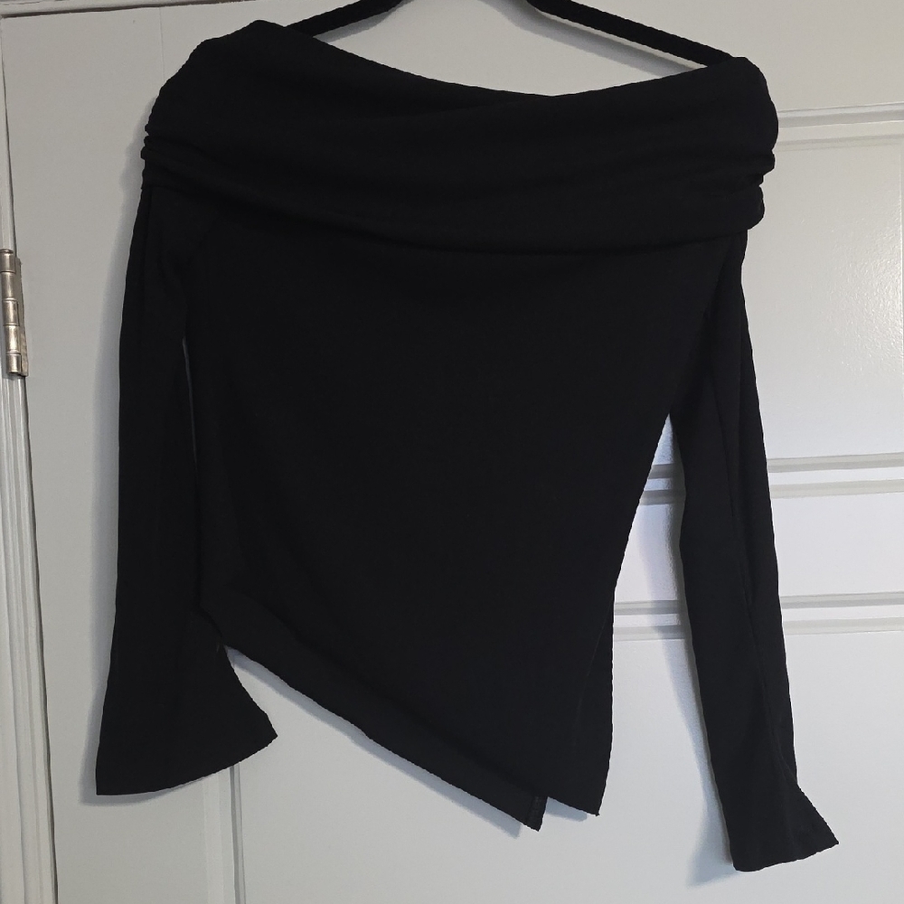 NWOT Adorable Black Off-Shoulder Sweater Size Is Open To Interpretation